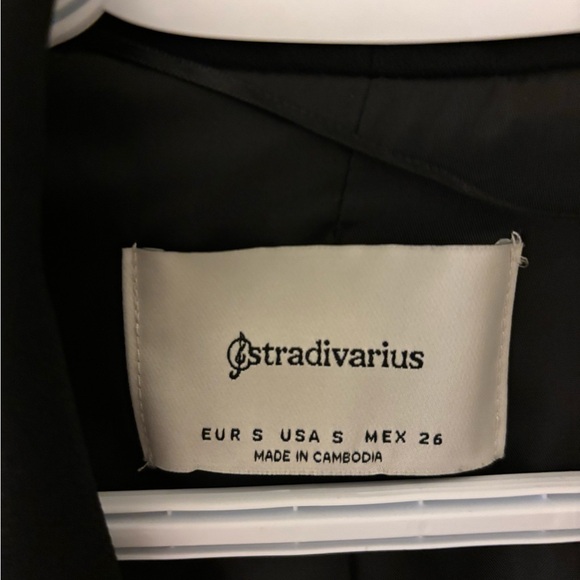 Stradivarius Black Blazer - Picture 3 of 4